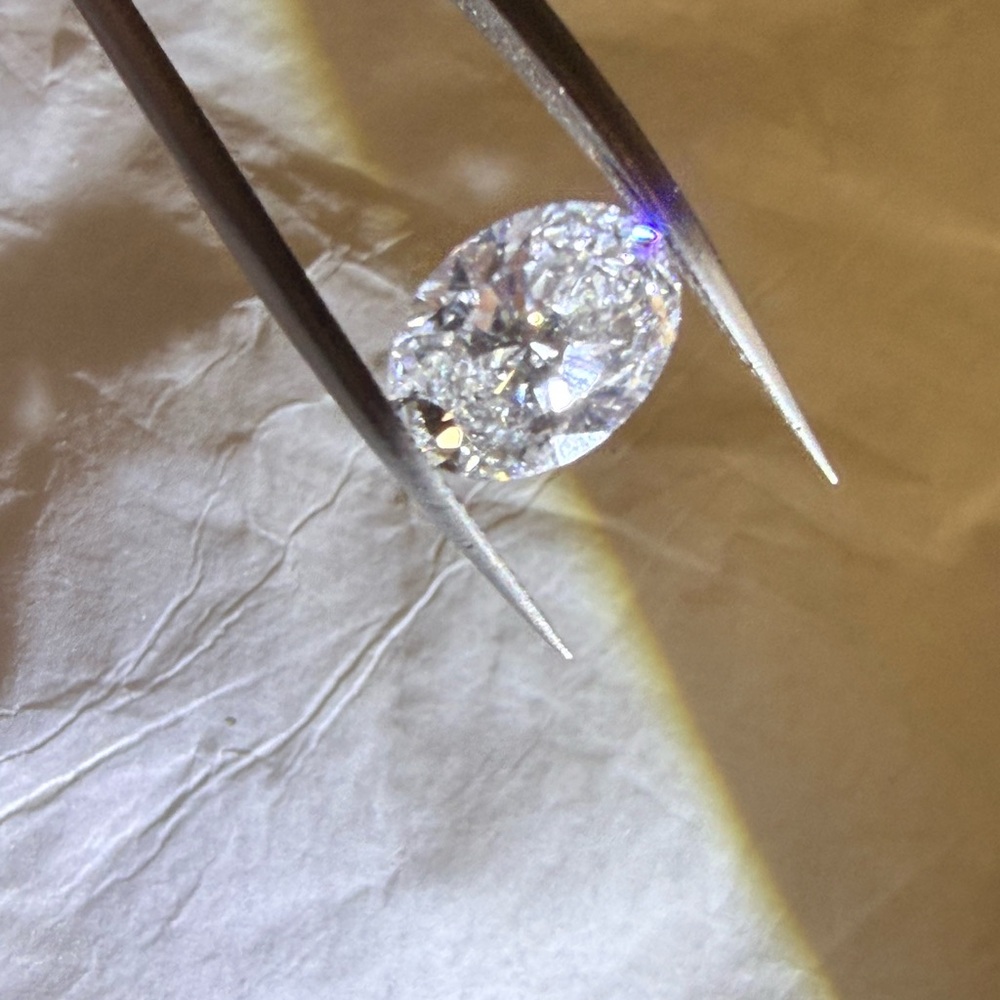 3.07ct Oval Lab-Grown Diamond – E Color VVS2 – IGI Certified – Excellent Cut
